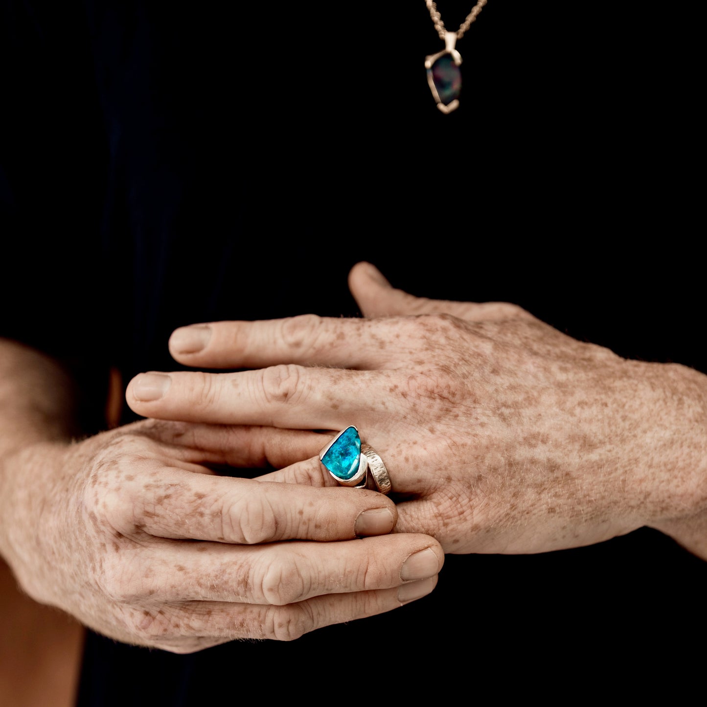 4.30ct Unisex Lightning Ridge Opal Ring in 14ct Yellow Gold — Handcrafted, Angular Shoulder Design