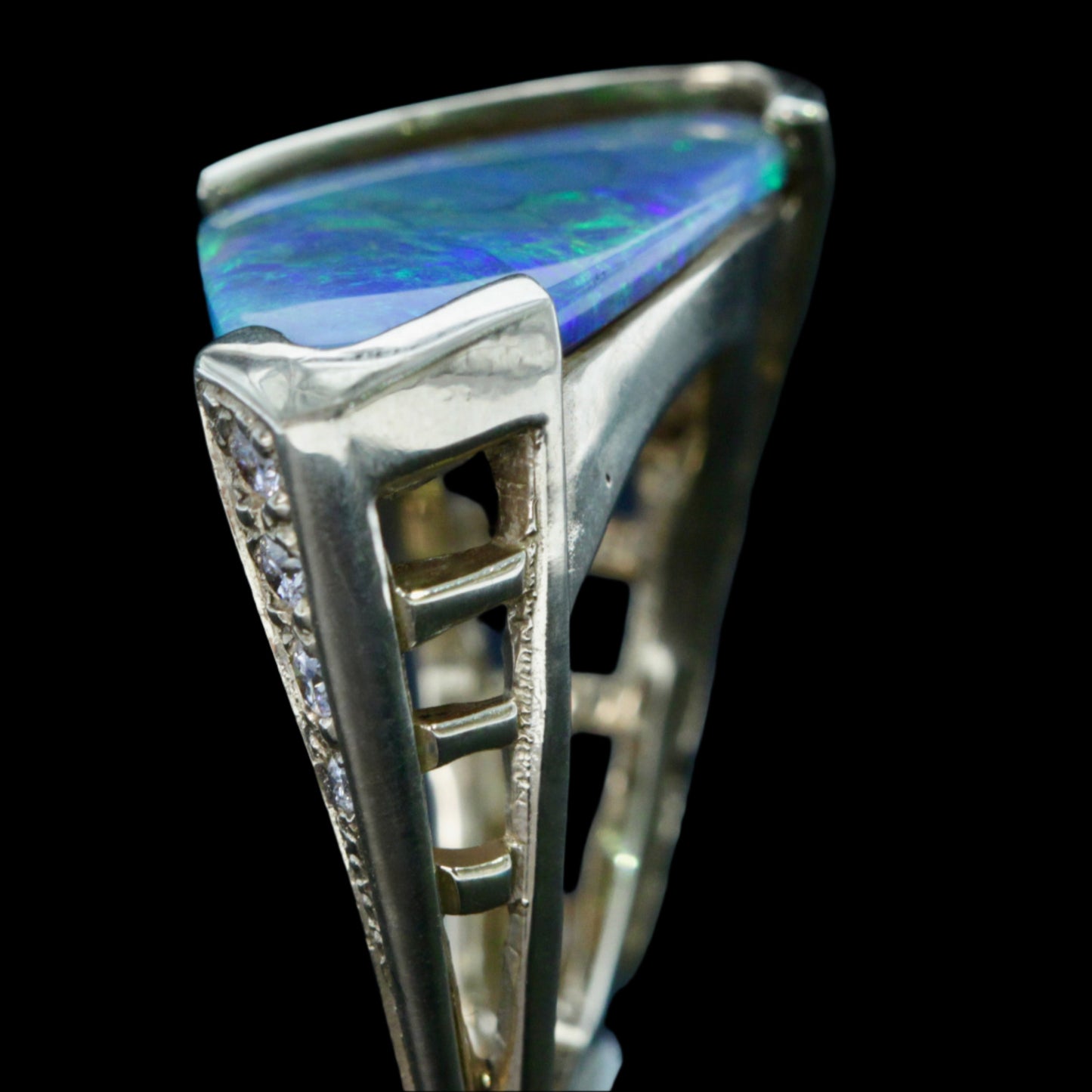 4.70ct Unisex Lightning Ridge Opal & Diamond Ring — 14ct Yellow Gold