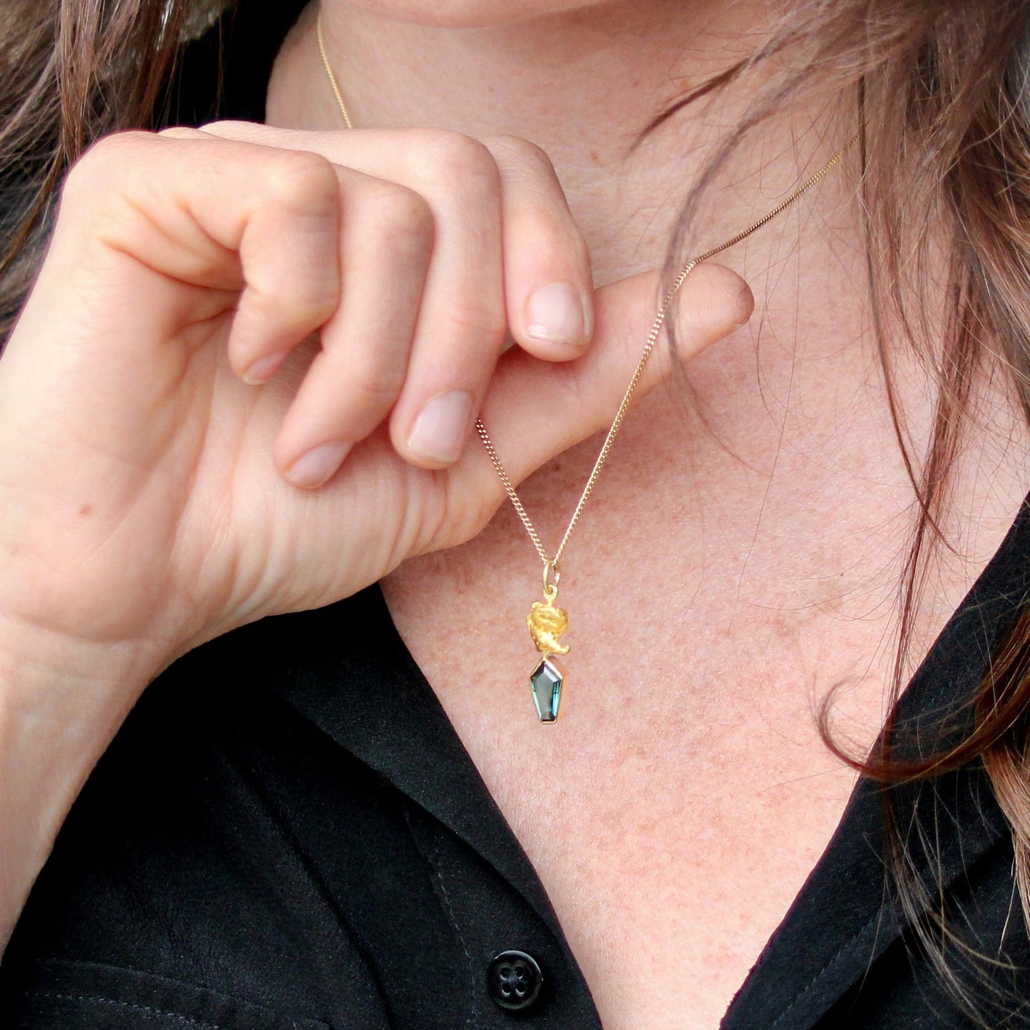Ethically Sourced Australian Parti Sapphire & Natural Gold Nugget Pendant — Kite Design, 92–98% Pure Gold